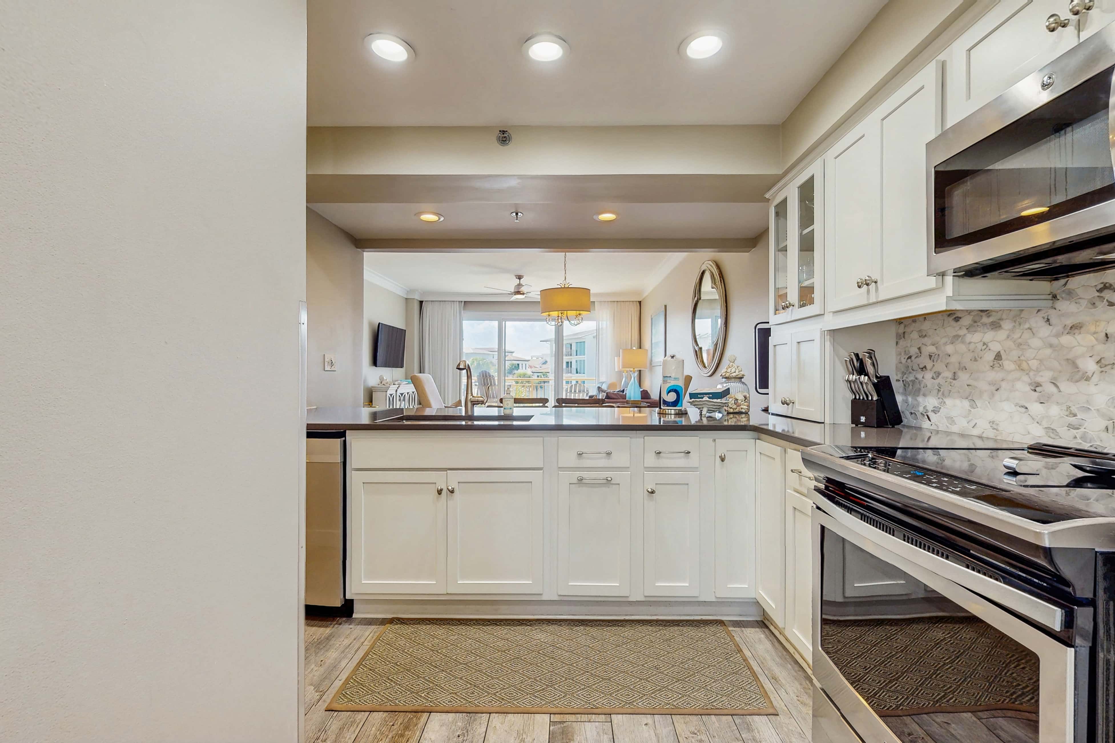 Amazing Santa Rosa Beach condo with pool, hot tub & pickleball