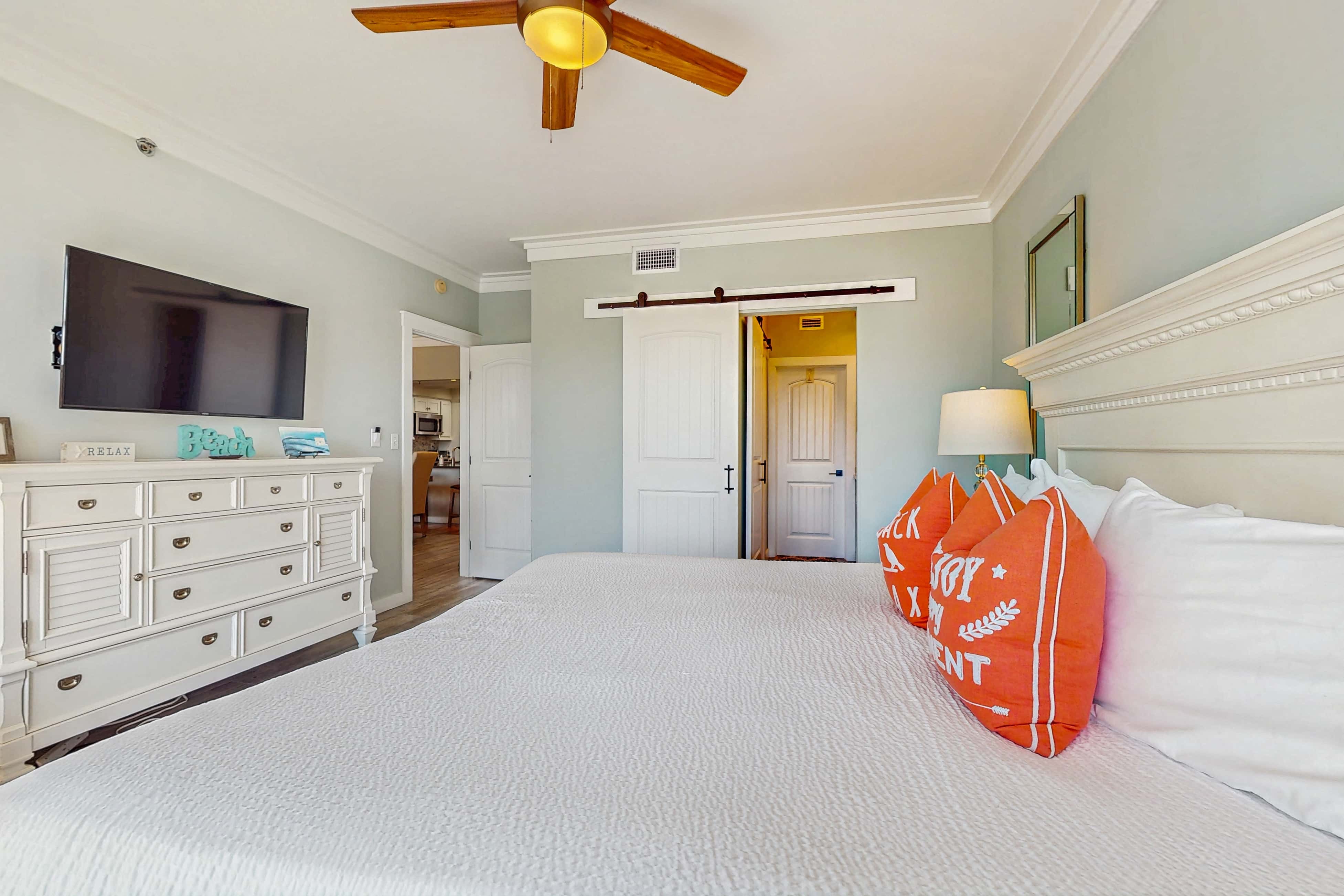 Amazing Santa Rosa Beach condo with pool, hot tub & pickleball