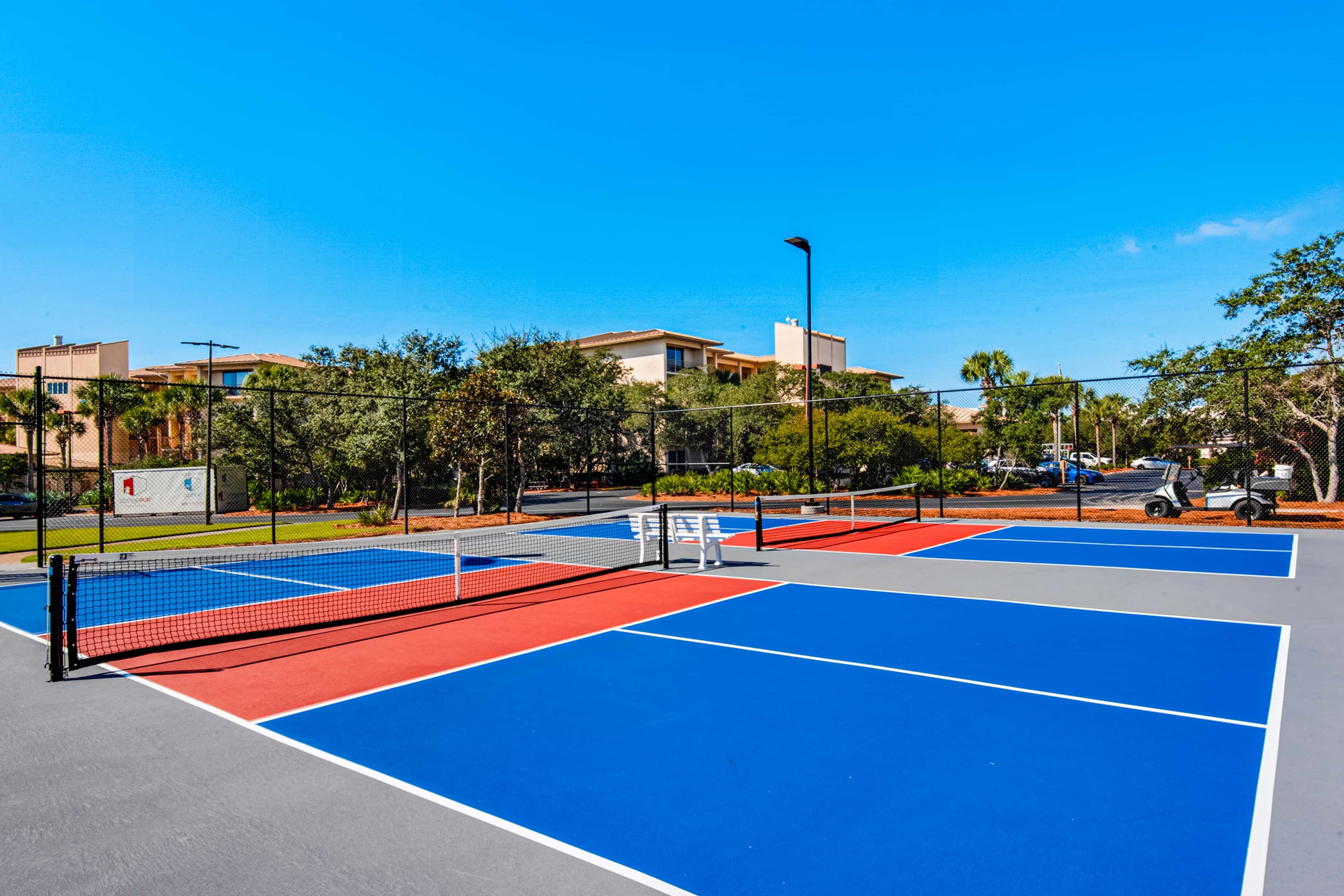 Amazing Santa Rosa Beach condo with pool, hot tub & pickleball