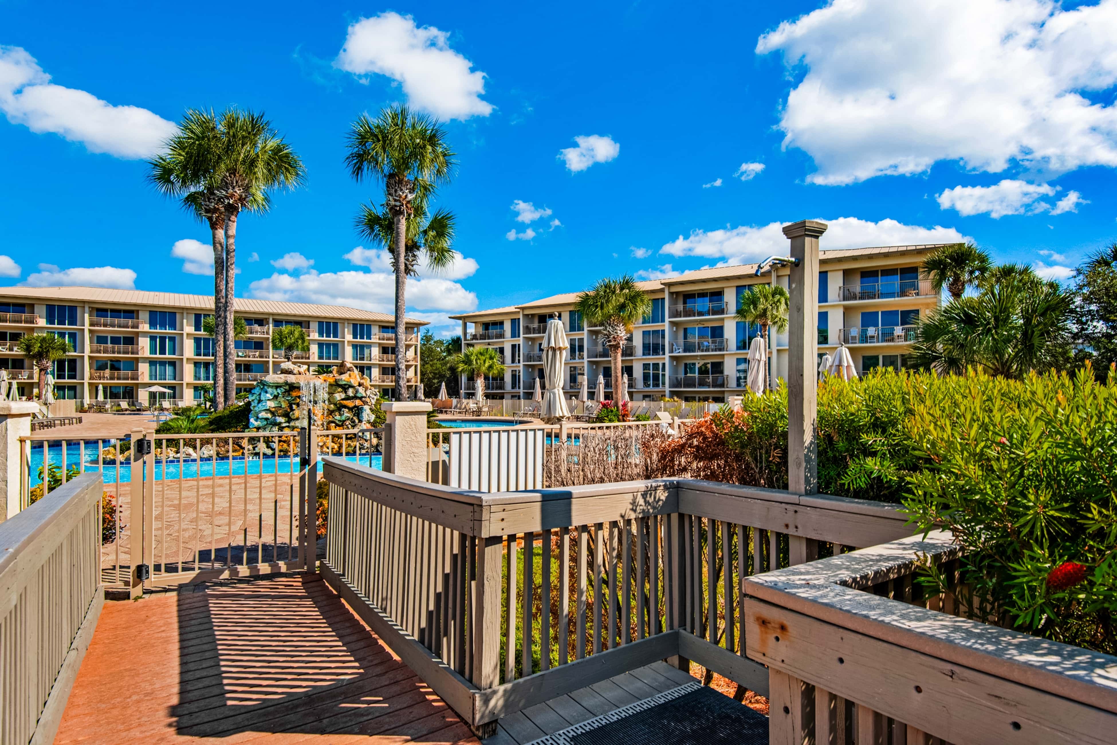 Amazing Santa Rosa Beach condo with pool, hot tub & pickleball