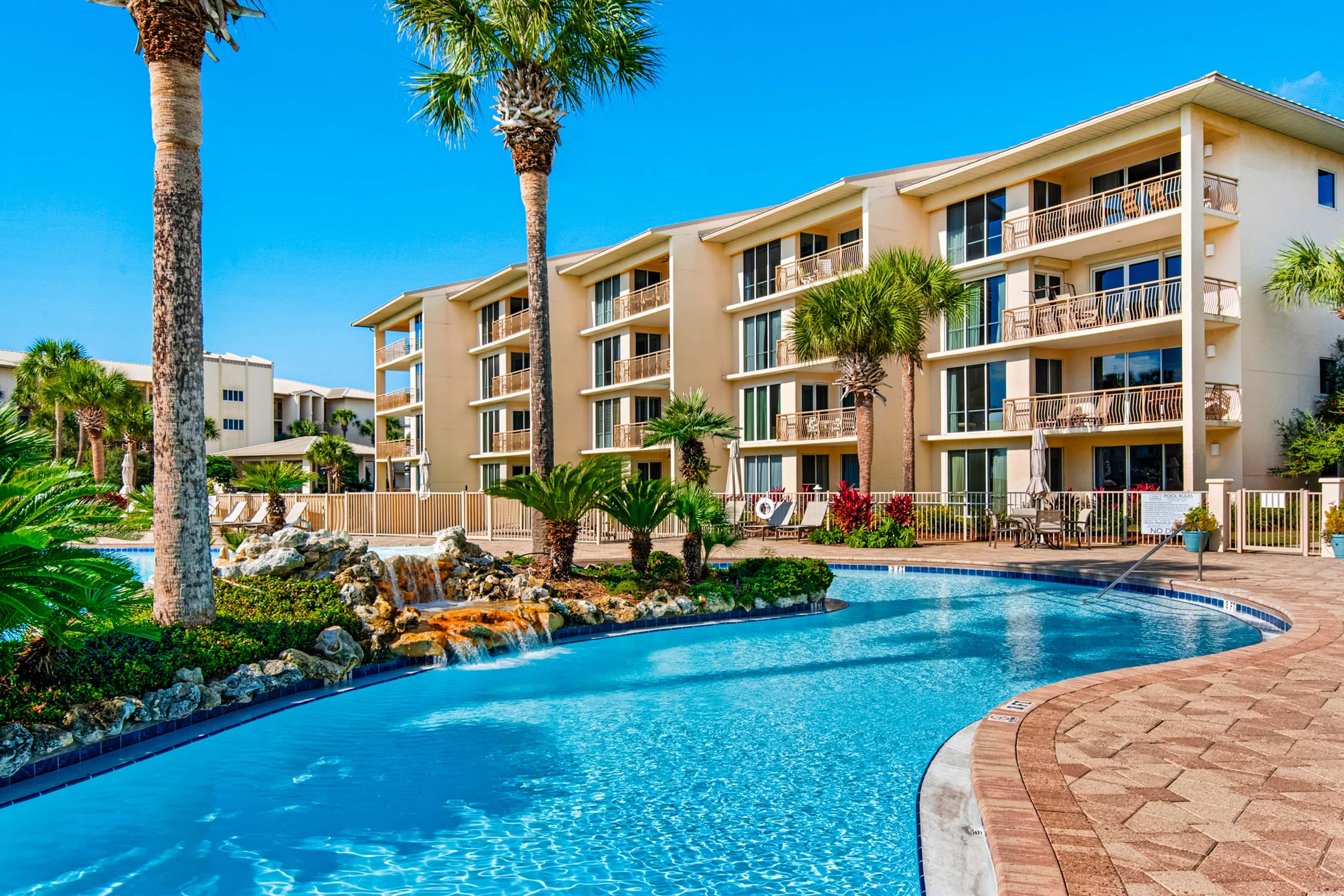 Amazing Santa Rosa Beach condo with pool, hot tub & pickleball