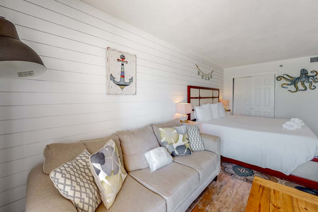 Modern oceanfront studio with pool access, central AC, and beach service