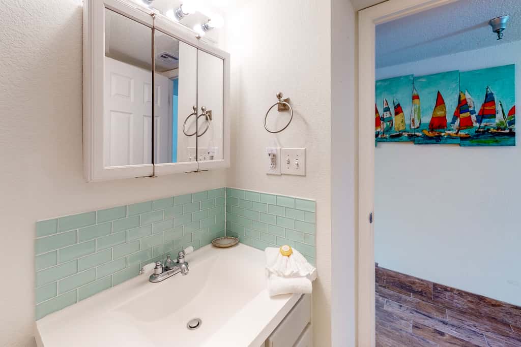 Modern oceanfront studio with pool access, central AC, and beach service