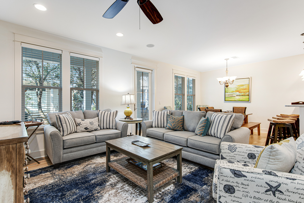 Gorgeous coastal home with shared pool - walk to beach, dining & shopping