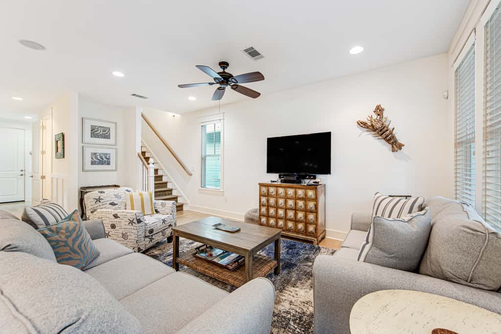 Gorgeous coastal home with shared pool - walk to beach, dining & shopping