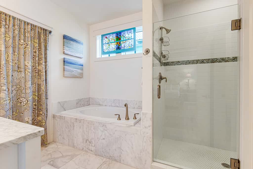 Gorgeous coastal home with shared pool - walk to beach, dining & shopping