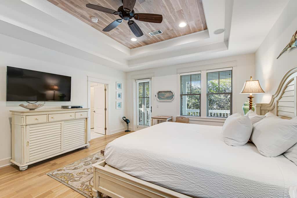 Gorgeous coastal home with shared pool - walk to beach, dining & shopping