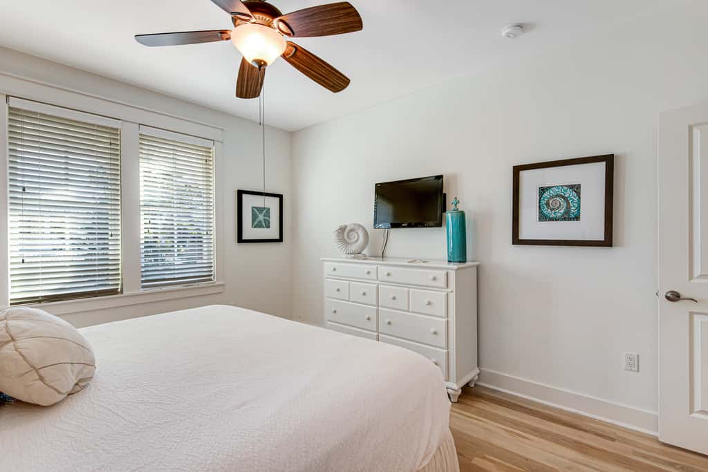 Gorgeous coastal home with shared pool - walk to beach, dining & shopping