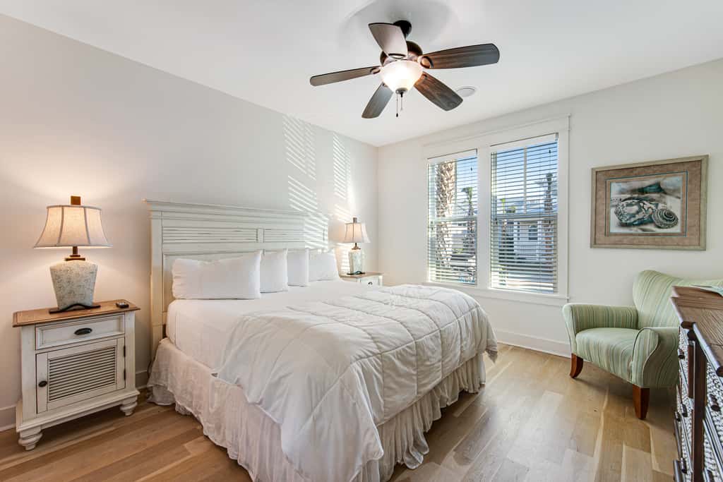 Gorgeous coastal home with shared pool - walk to beach, dining & shopping