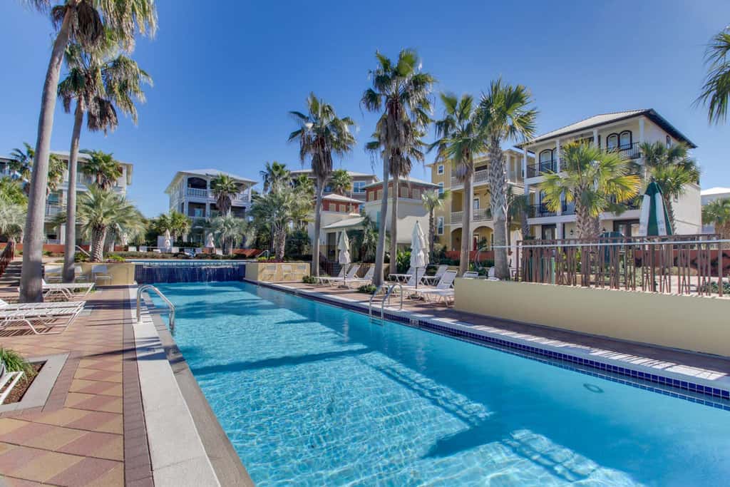 Gorgeous coastal home with shared pool - walk to beach, dining & shopping