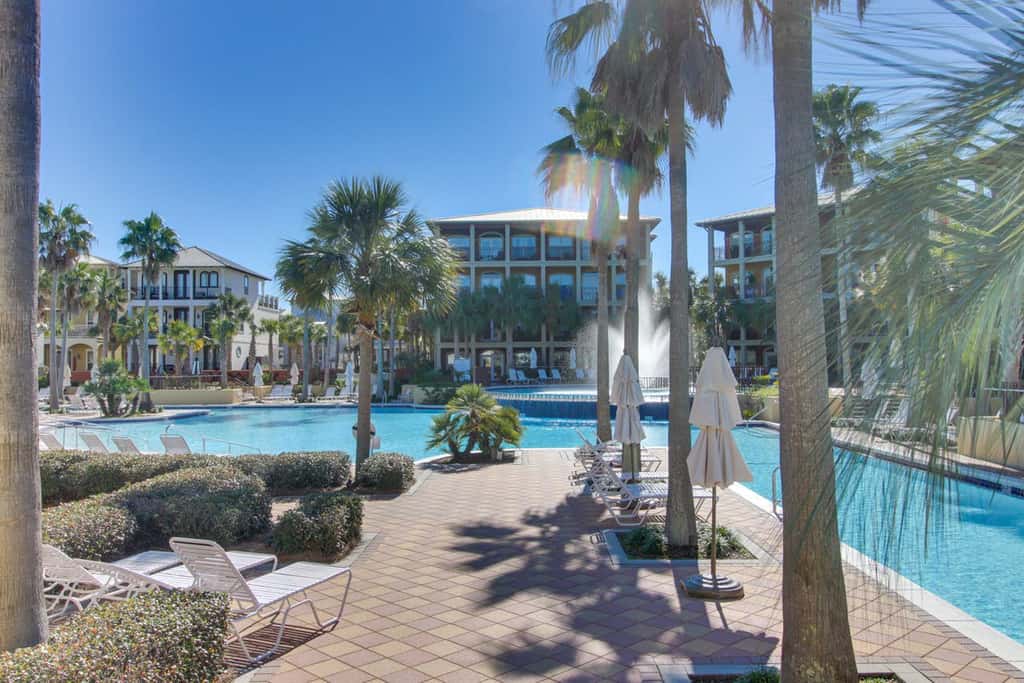 Gorgeous coastal home with shared pool - walk to beach, dining & shopping