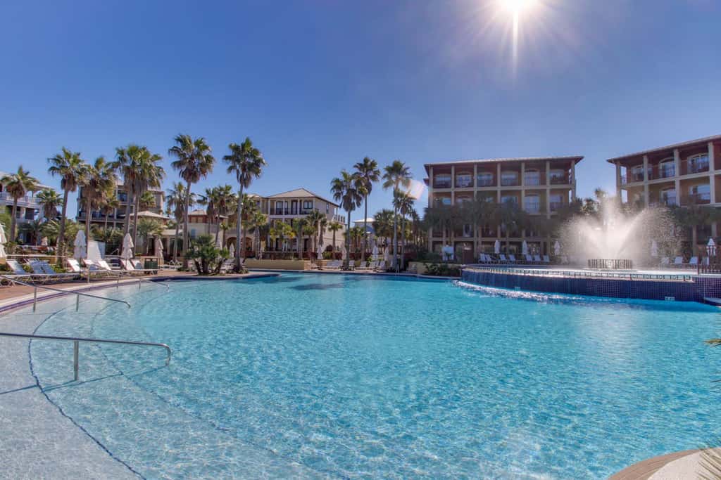Gorgeous coastal home with shared pool - walk to beach, dining & shopping
