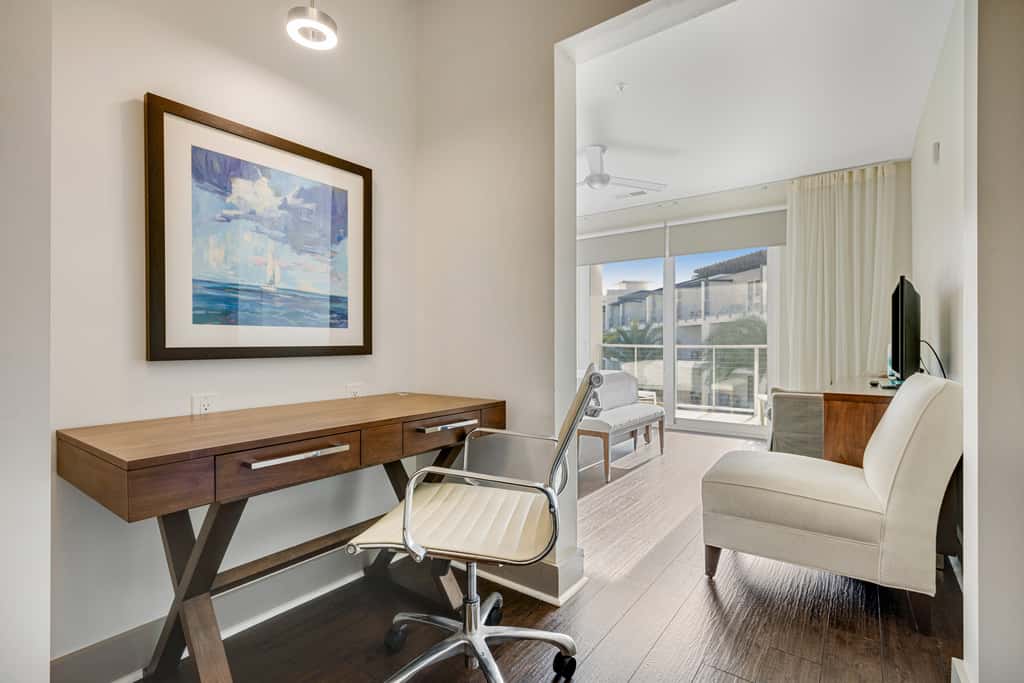 Third-floor luxury condo near beach with resort pool, gym & EV chargers