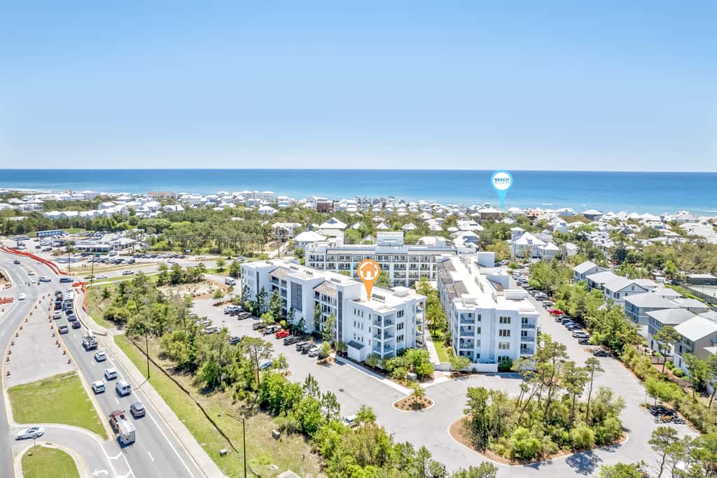 Third-floor luxury condo near beach with resort pool, gym & EV chargers