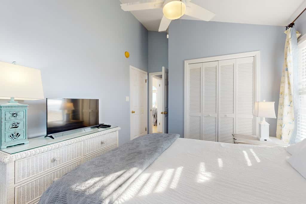 Gulf-front house near golf with pool, ocean views, beach access, & balcony