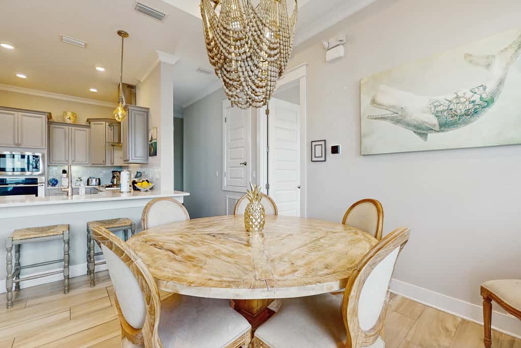 Luxury Prominence Gulf Escape with pool - walk to dining & shops