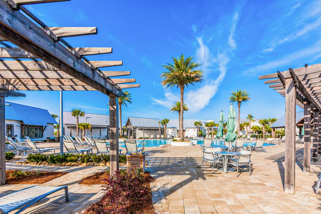 Luxury Prominence Gulf Escape with pool - walk to dining & shops