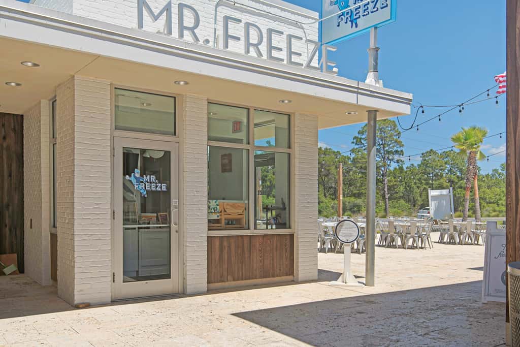 Luxury Prominence Gulf Escape with pool - walk to dining & shops