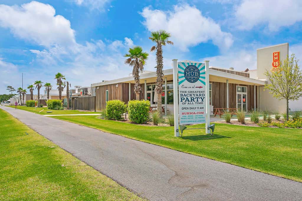 Luxury Prominence Gulf Escape with pool - walk to dining & shops