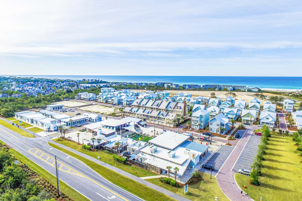 Luxury Prominence Gulf Escape with pool - walk to dining & shops