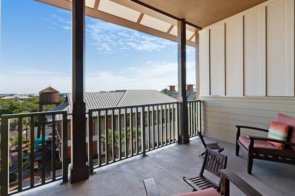 Stunning condo with washer/dryer, pool & convenient beach access