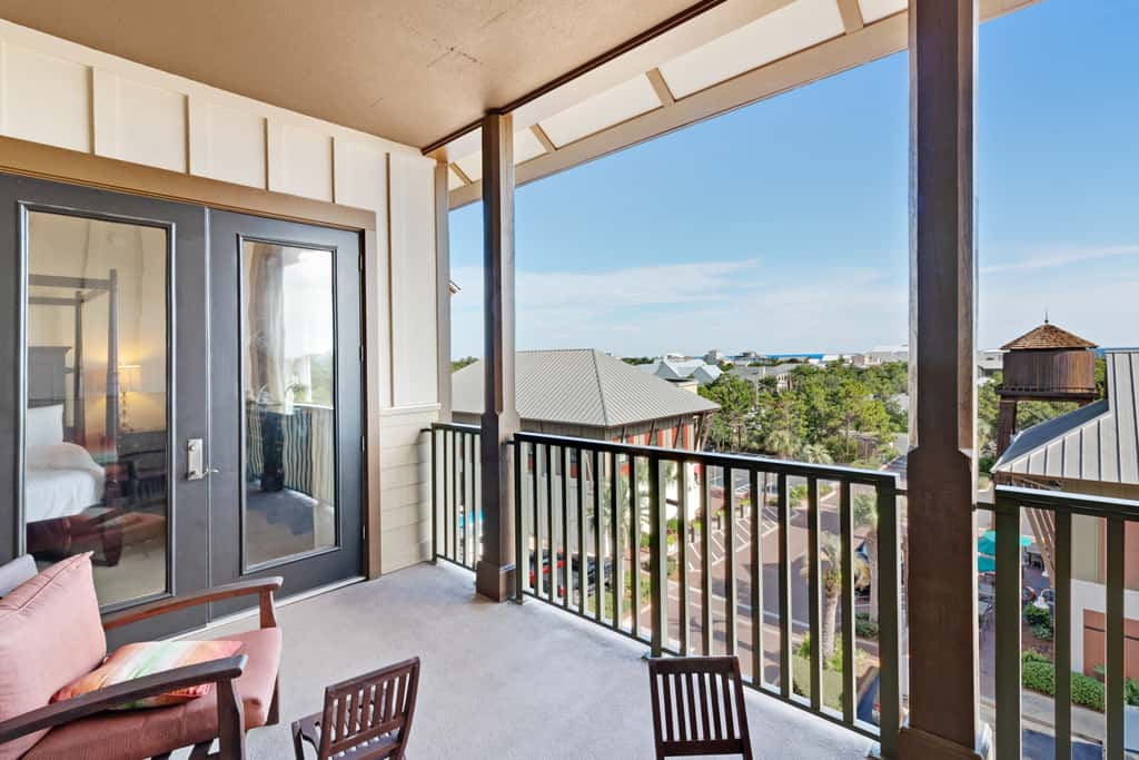 Stunning condo with washer/dryer, pool & convenient beach access