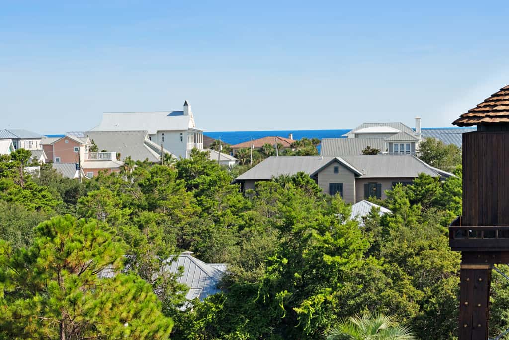 Stunning condo with washer/dryer, pool & convenient beach access