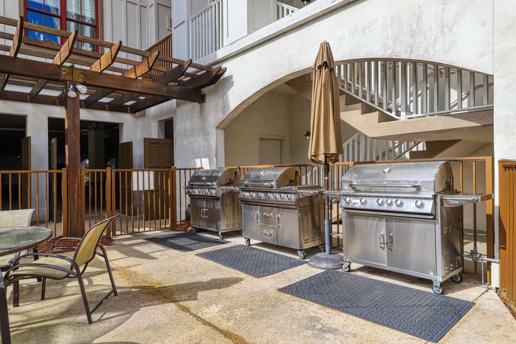 Stunning condo with washer/dryer, pool & convenient beach access