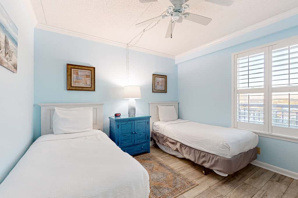7th-floor, bright, open condo with Gulf-front views - close to everything