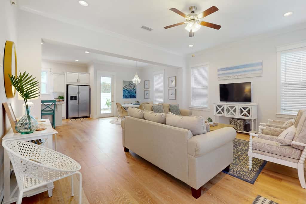 Brand-new house on Powell Lake near beach & 30A with pool, W&D, & gym