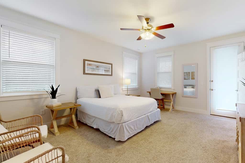 Brand-new house on Powell Lake near beach & 30A with pool, W&D, & gym