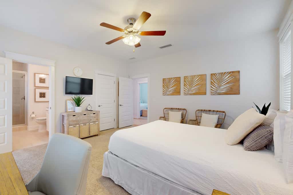 Brand-new house on Powell Lake near beach & 30A with pool, W&D, & gym