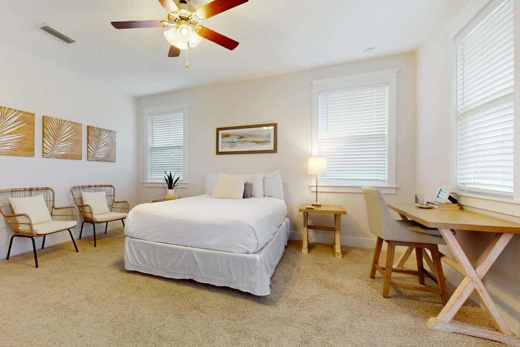 Brand-new house on Powell Lake near beach & 30A with pool, W&D, & gym