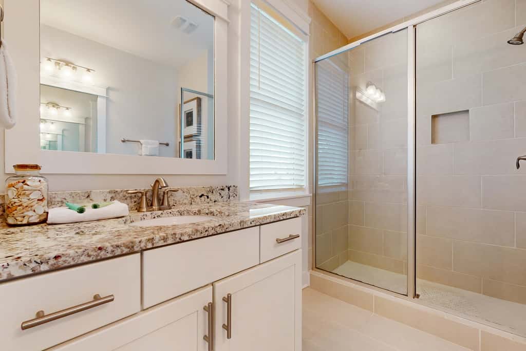 Brand-new house on Powell Lake near beach & 30A with pool, W&D, & gym