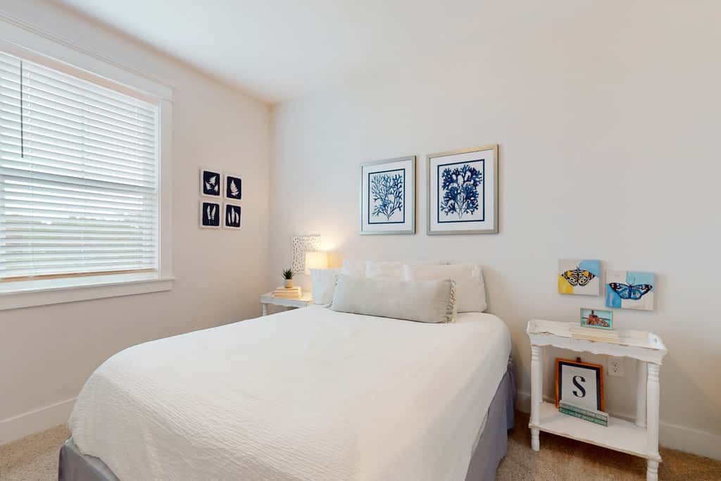 Brand-new house on Powell Lake near beach & 30A with pool, W&D, & gym