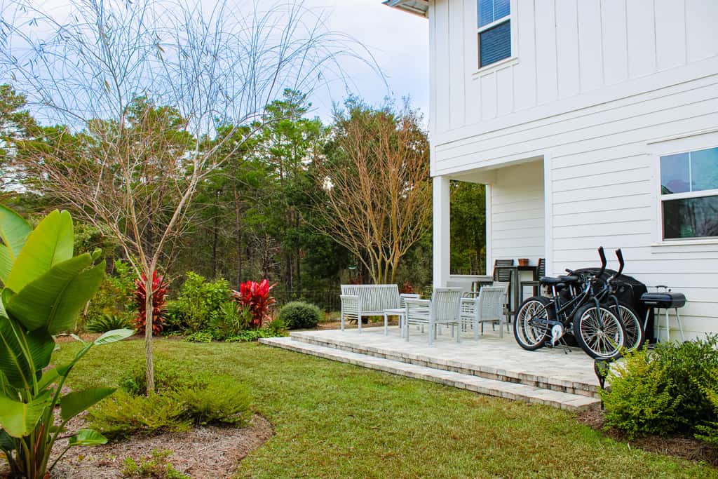Brand-new house on Powell Lake near beach & 30A with pool, W&D, & gym