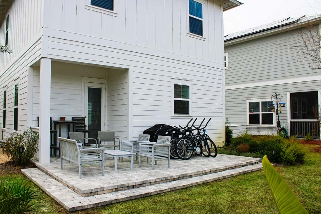Brand-new house on Powell Lake near beach & 30A with pool, W&D, & gym