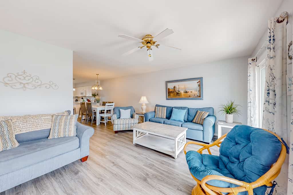 Santa Rosa retreat steps from private beach with pool & balcony