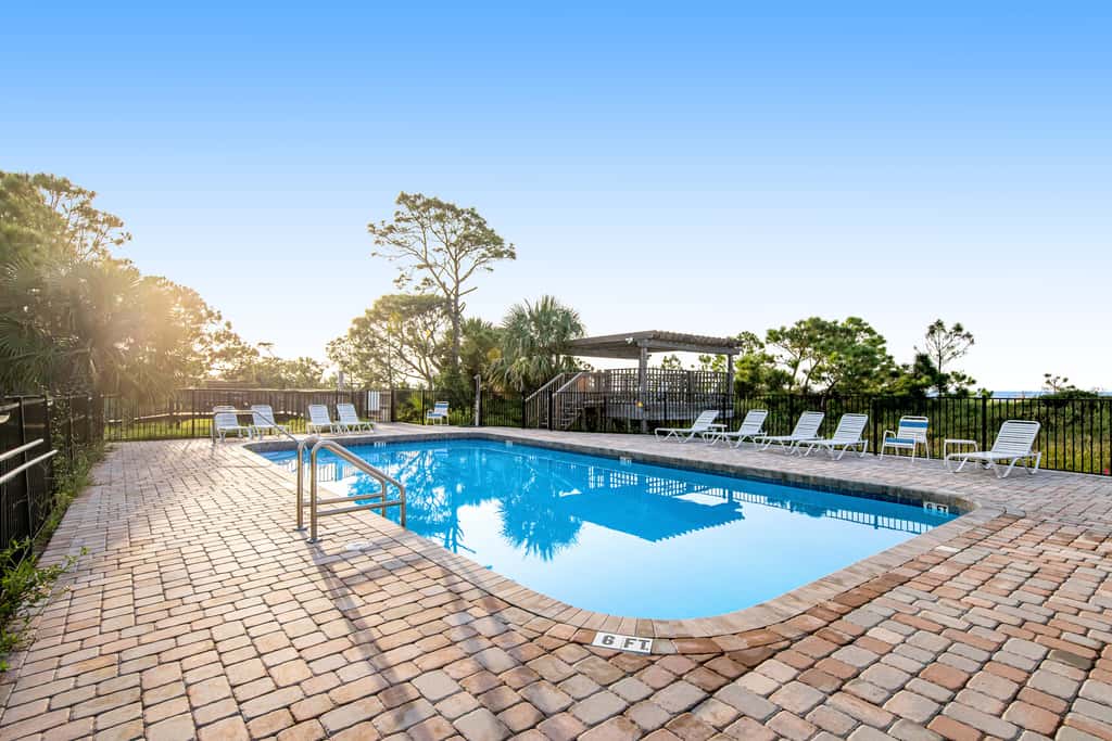 Dog-Friendly Home with Shared Pool, High-Speed WiFi, Washer&Dryer, & Central AC