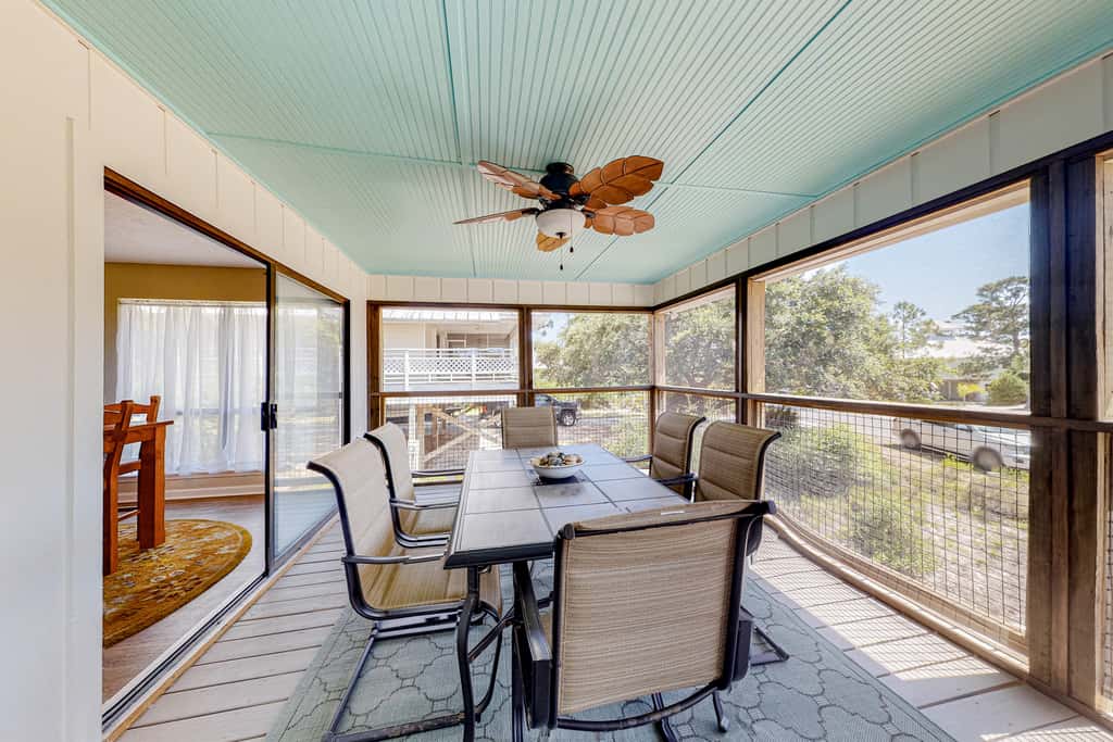 Dog-Friendly Home with Shared Pool, High-Speed WiFi, Washer&Dryer, & Central AC