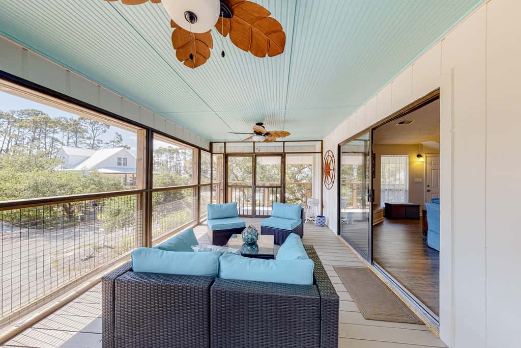 Dog-Friendly Home with Shared Pool, High-Speed WiFi, Washer&Dryer, & Central AC