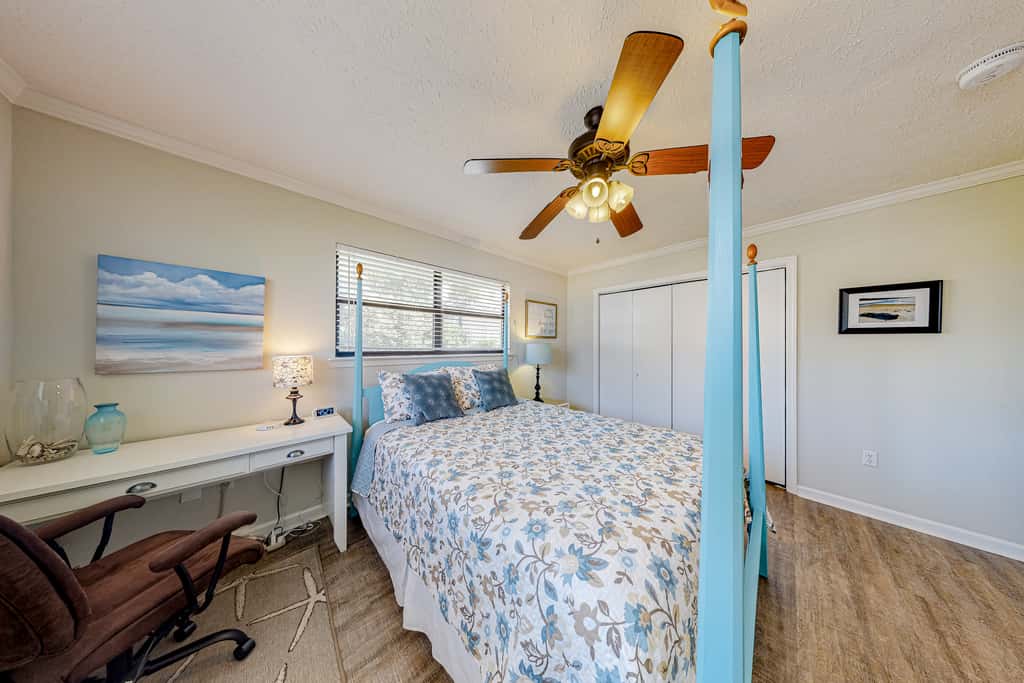 Dog-Friendly Home with Shared Pool, High-Speed WiFi, Washer&Dryer, & Central AC