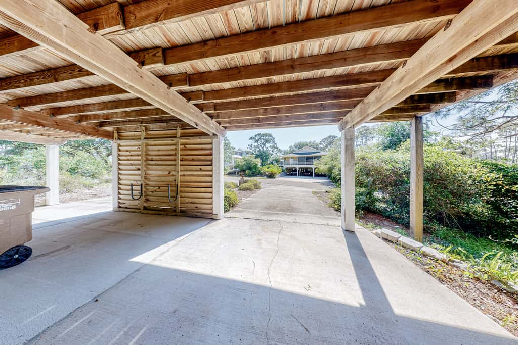 Dog-Friendly Home with Shared Pool, High-Speed WiFi, Washer&Dryer, & Central AC