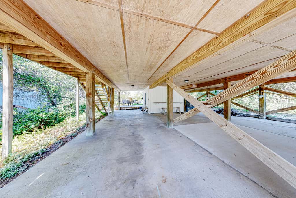 Dog-Friendly Home with Shared Pool, High-Speed WiFi, Washer&Dryer, & Central AC