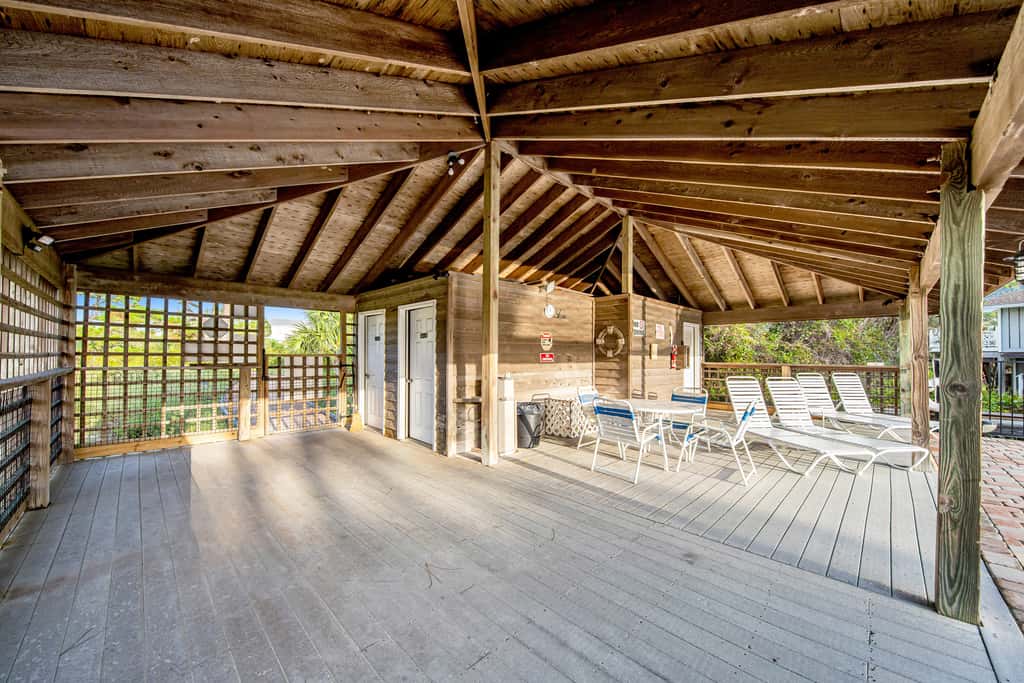 Dog-Friendly Home with Shared Pool, High-Speed WiFi, Washer&Dryer, & Central AC