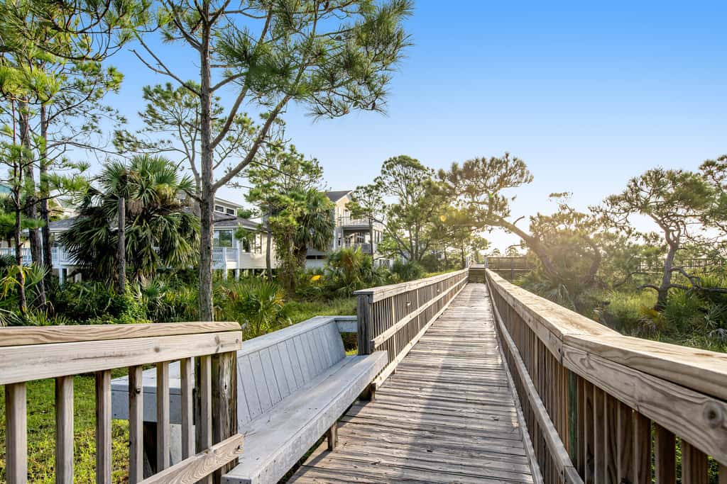 Dog-Friendly Home with Shared Pool, High-Speed WiFi, Washer&Dryer, & Central AC