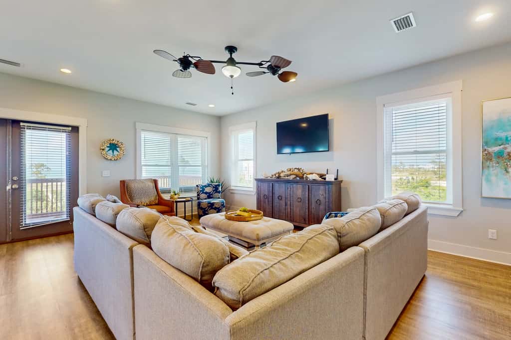 Pristine, professionally furnished beach house with two balconies - near beach