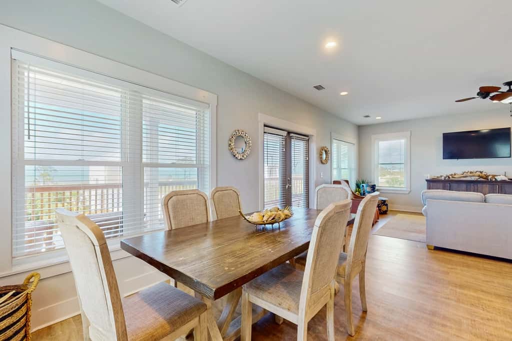 Pristine, professionally furnished beach house with two balconies - near beach