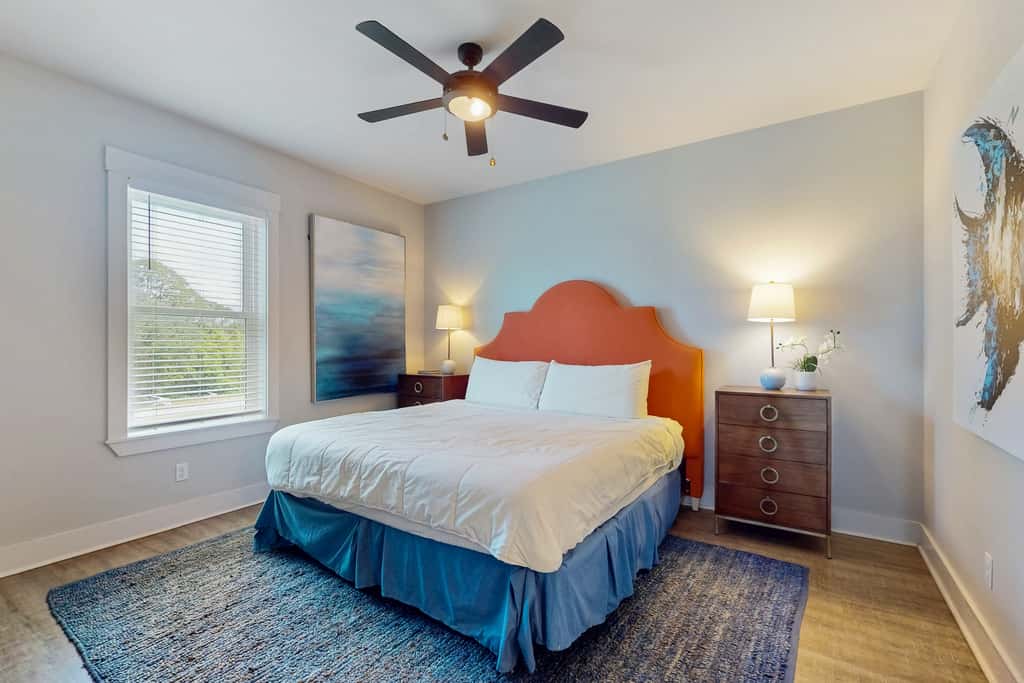 Pristine, professionally furnished beach house with two balconies - near beach