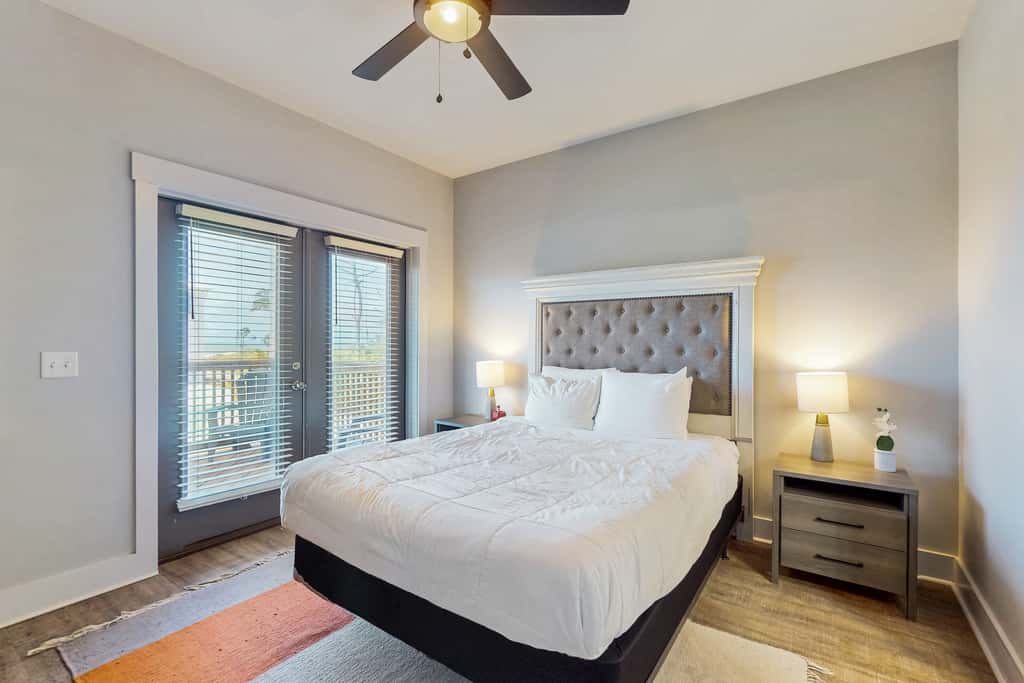 Pristine, professionally furnished beach house with two balconies - near beach